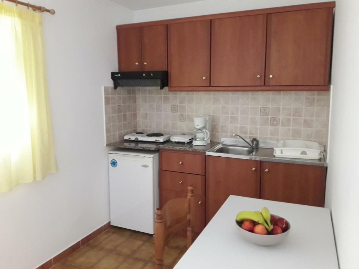 Manolia Apartments Ипсос Экстерьер фото